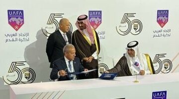 أبو ريدة يهنئ الأمير عبد العزيز بن تركي بعد فوزه برئاسة الاتحاد العربي بالتزكية