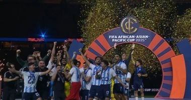 بيراميدز يتسلم كأس القارات بعد الفوز على أهلى جدة بثلاثية.. صور