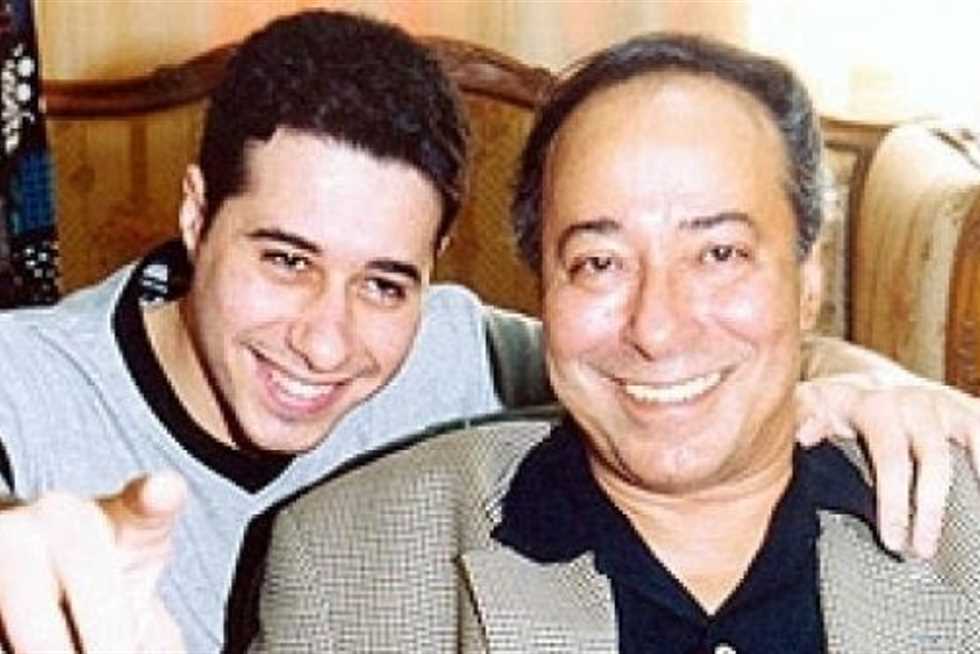 أحمد السعدني عن لحظة تلقيه خبر وفاة والده: «أسوأ حاجة حصلتلي في حياتي» (فيديو)