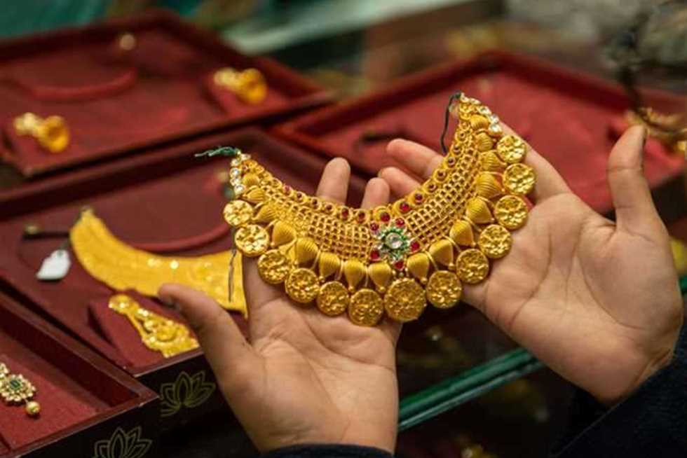 سعر الذهب اليوم الاثنين 15-9-2025 للبيع بعد زيادة 15 جنيهًا لـ عيار 21 بالمصنعية والدمغة