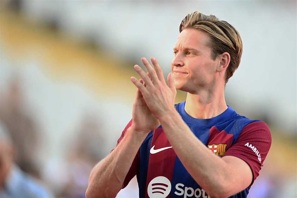 تقارير: برشلونة يقترب من تجديد عقد دي يونج