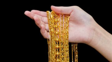 سعر الذهب اليوم الاثنين 1-9-2025 محليًا وعالميًا بعد ارتفاع 125 جنيهًا في عيار 21 للبيع