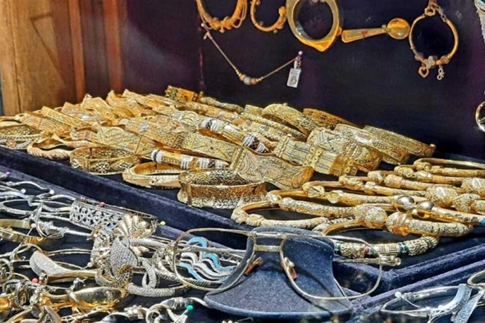 عيار 21 ينخفض الآن.. سعر الذهب اليوم الجمعة 19-9-2025 يتراجع في الصاغة
