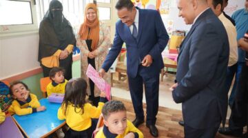 خبيرة توضح سبب بكاء الطفل فى أول يوم حضانة