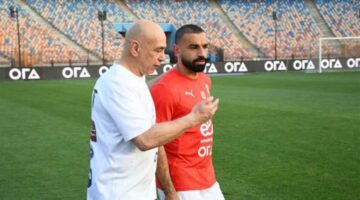 «قيمتك أكبر من أي جائزة».. رسائل حسام حسن لـ محمد صلاح بعد خسارته للكرة الذهبية
