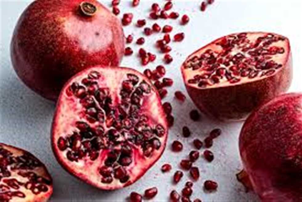 مع اقتراب الدراسة.. 5 أسباب تدفعك إلى وضع الرمان في لانش بوكس طفلك