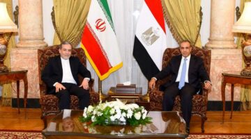 إيران والوكالة الدولية للطاقة الذرية يوقعان بالقاهرة اتفاق استئناف التعاون
