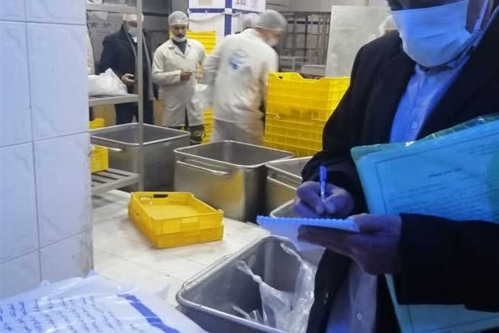 إعدام كمية من الأغذية الفاسدة في شمال سيناء