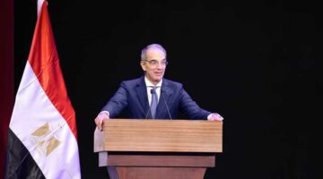 وزير الاتصالات يتوجه إلى الولايات المتحدة لبحث توسيع آفاق التعاون
