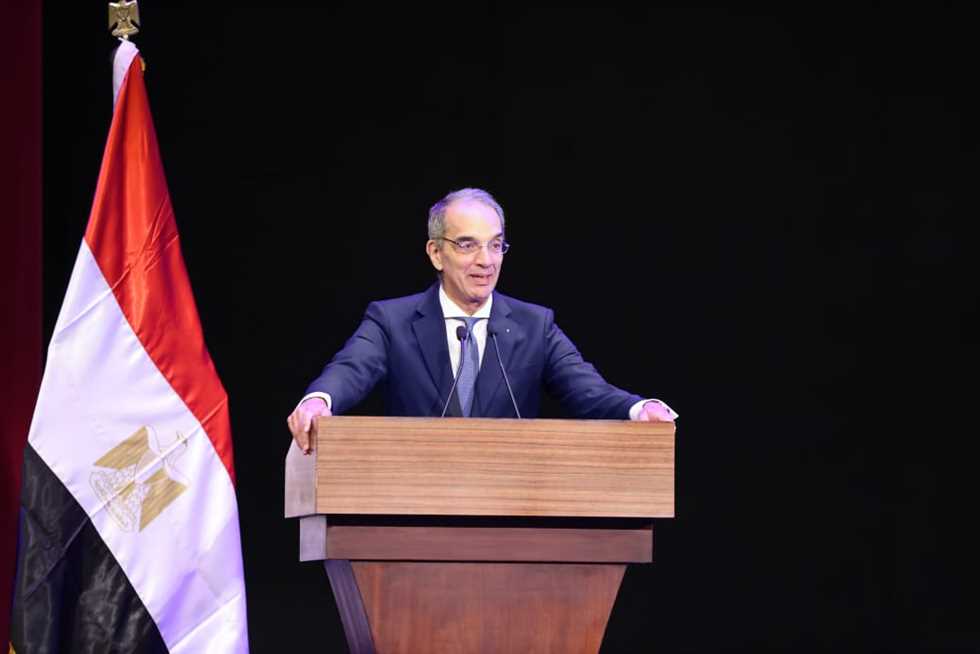 وزير الاتصالات يتوجه إلى الولايات المتحدة لبحث توسيع آفاق التعاون