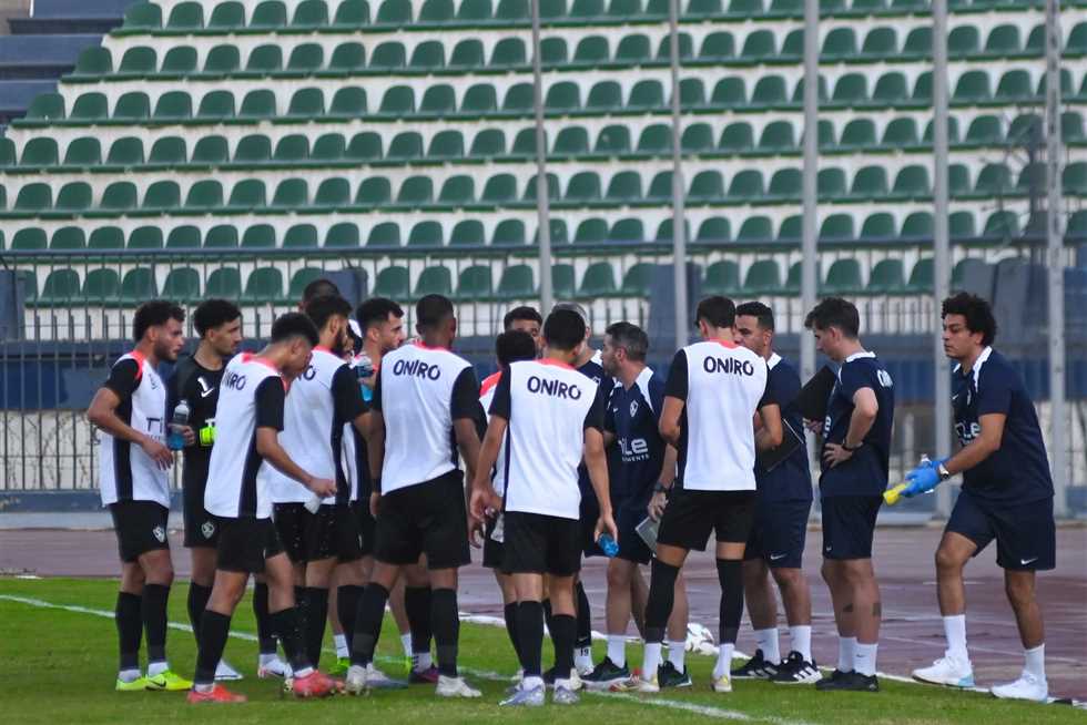أثق فيكم رغم الصعوبات.. فيريرا يحفز لاعبي الزمالك قبل مواجهة الأهلي
