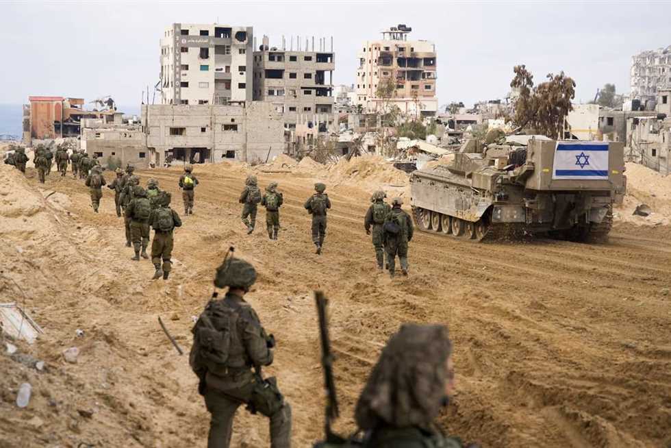 إعلام فلسطيني: جيش الاحتلال ينسف مبانٍ سكنية شمال غرب مدينة غزة