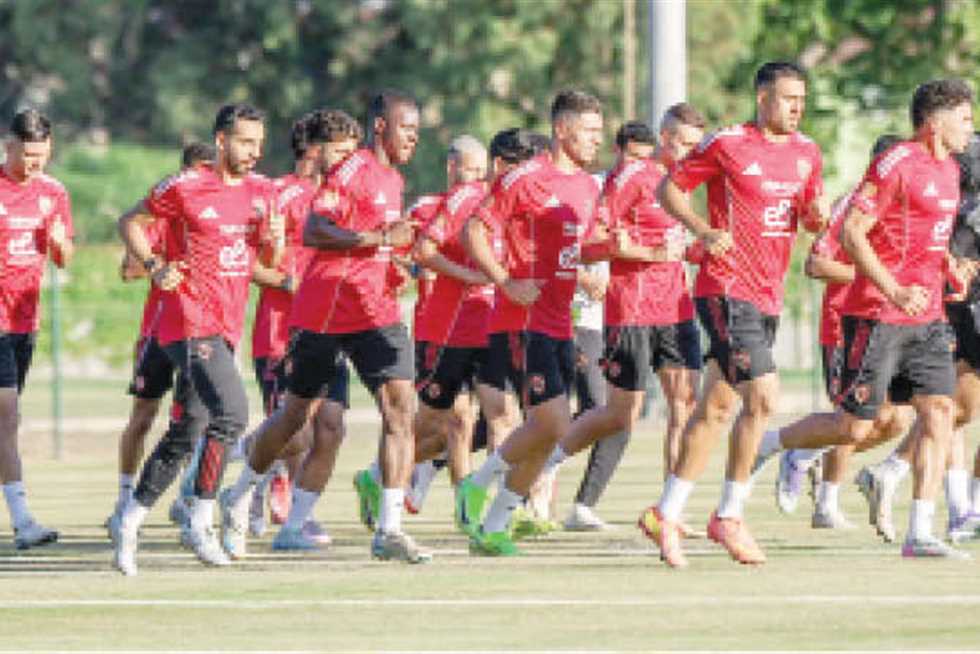 قبل العودة للتدريبات.. الأهلي يشكل الجهاز الفني المؤقت لقيادة الفريق