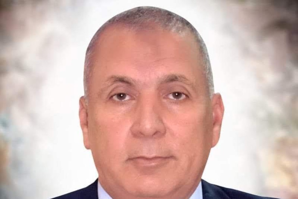 محافظ الوادي الجديد يتابع انتظام العمل بالمقر الجديد للمبنى الإداري للديوان العام