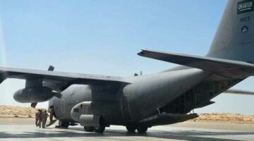 مطار العريش يستقبل طائرة مساعدات كويتية لصالح غزة
