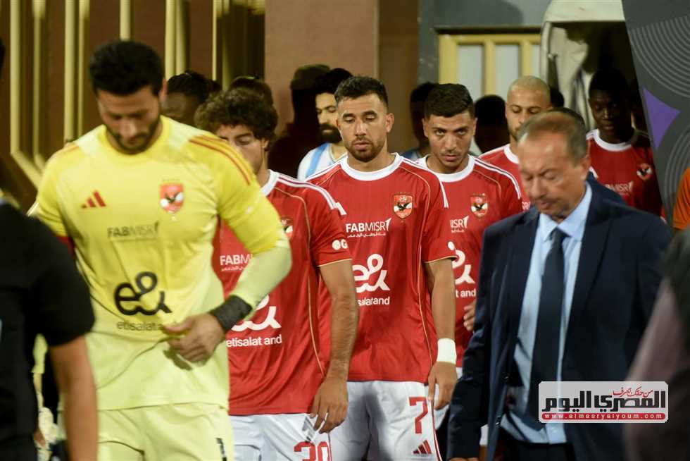 إصابة نجم الأهلي خلال عمليات الإحماء قبل مباراة إنبي