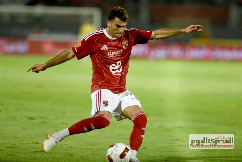 «شاغلين بالهم بزيزو».. نجم الأهلي السابق ينتقد جماهير الزمالك