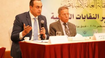 رئيس «الرعاية الصحية» يُلقي محاضرة تعريفية بامتيازات الأطباء بمنظومة التأمين الشامل