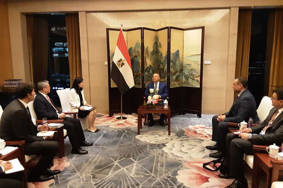 كامل الوزير يبحث مع رئيس «أفيك إنترناشيونال» تنفيذ مراحل القطار الكهربائي الخفيف