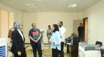 نائب محافظ الوادي الجديد تتابع أعمال جهاز معلومات شبكات المرافق