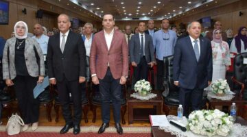 محافظ بورسعيد يعقد اجتماعًا موسعًا لمناقشة الاستعدادات النهائية للعام الدراسي الجديد