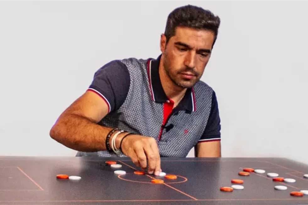 هزم الأحمر في مونديال للأندية.. 14 معلومة عن أبيل فيريرا المُرشح لتدريب الأهلي