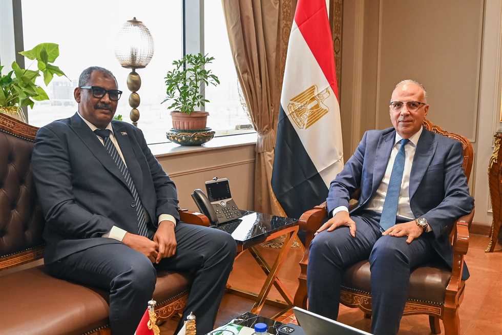 وزير الري يبحث مع نظيره السوداني موقف السد الإثيوبي والتأكيد على الإلتزام بالقانون الدولي للمياه