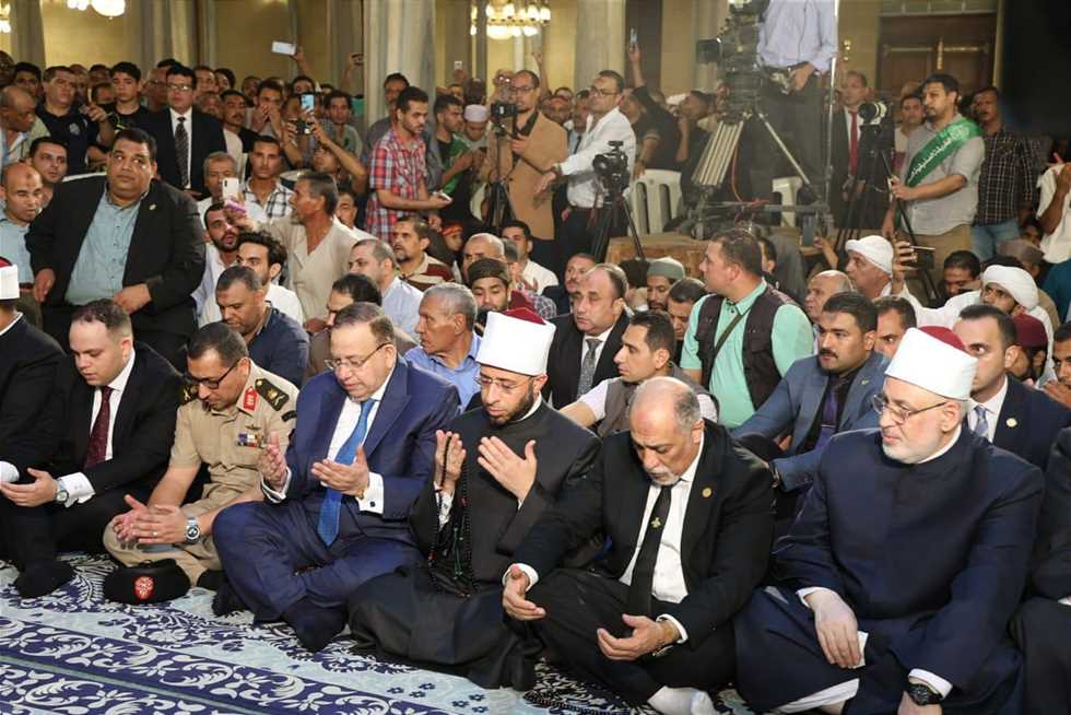 وزير الأوقاف يشهد احتفال الطرق الصوفية بالمولد النبوي الشريف بمسجد الحسين (صور)