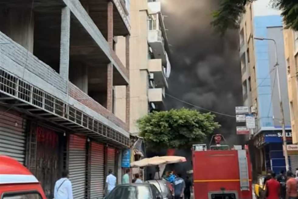 حريق يلتهم معرض دراجات نارية في الإسكندرية (صور)