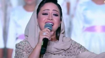 بـ طرحة وأكمام طويلة.. ريهام عبدالحكيم تحيي حفل مولد النبي أمام الرئيس السيسي (فيديو)