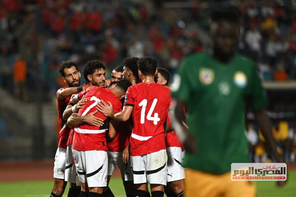 «تريزيجيه أفضلهم».. رضا عبدالعال ينتقد أداء محمد صلاح وثنائي منتخب مصر