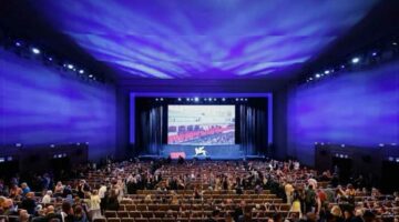 مهرجان فينيسيا السينمائي الدولي.. القائمة الكاملة للفائزين بجوائزة الدورة الـ 82 (تفاصيل وصور)