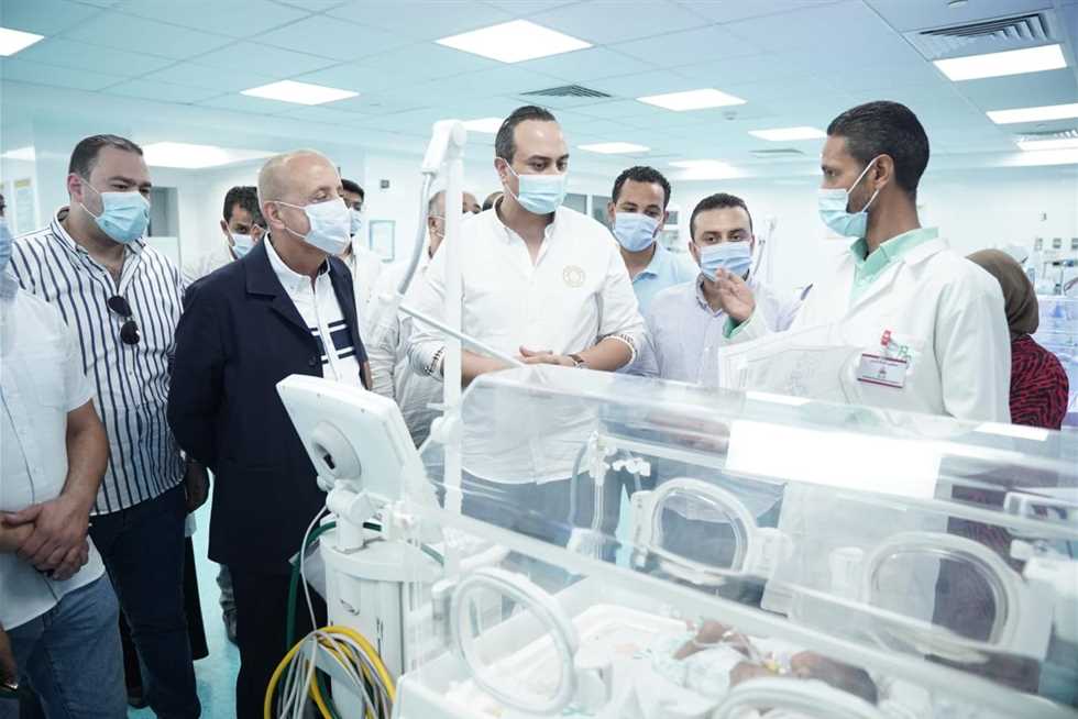 أحدها لعلاج الأورام.. رئيس «الرعاية الصحية» يفتتح 3 وحدات بمستشفى الكرنك الدولي