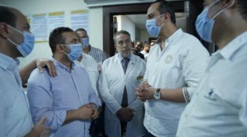 لمتابعة كفاءة الخدمة.. رئيس «الرعاية الصحية» يتفقد الأقسام بـ«حورس التخصصي وطيبة»