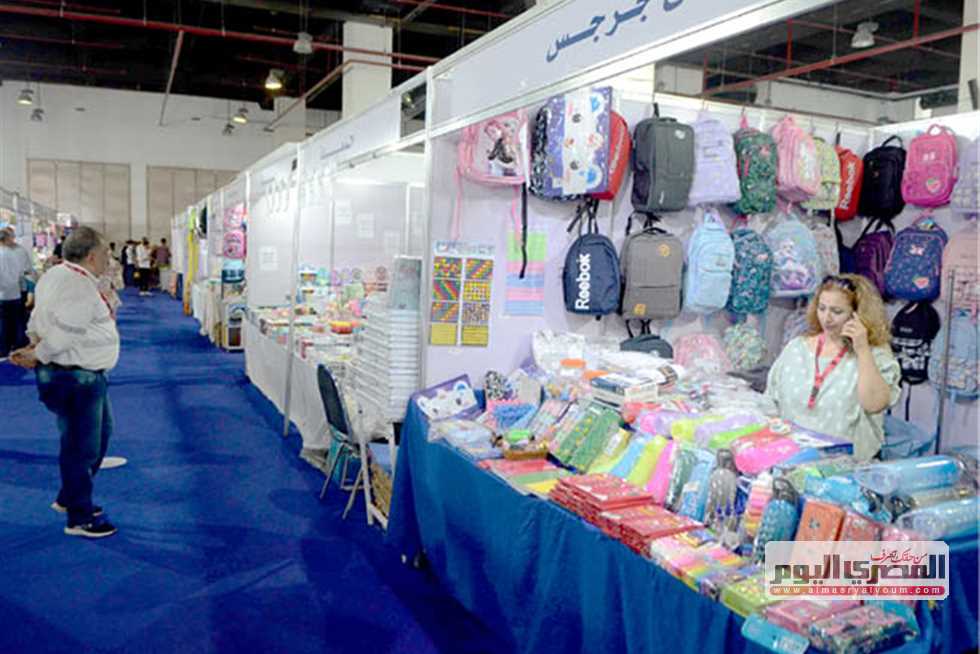 «أهلًا مدارس».. آلاف الأصناف والسلع بأسعار مخفضة