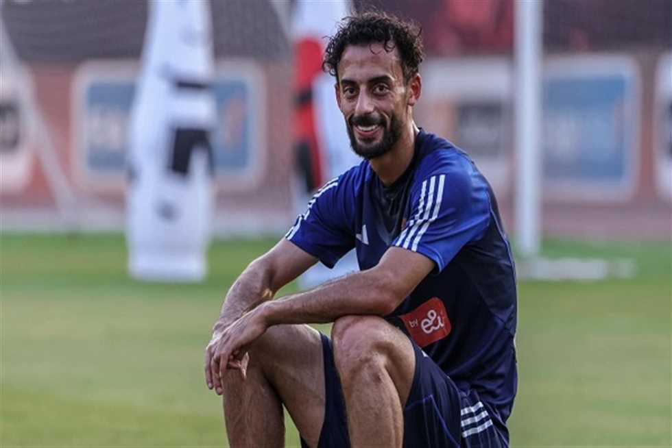 شرط أحمد عبدالقادر للموافقة على التجديد مع الأهلي (إعلامي يكشف)