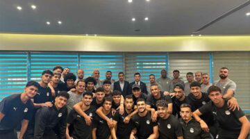 وزير الرياضة يحفز لاعبي منتخب الشباب قبل مغادرتهم للمشاركة في كأس العالم