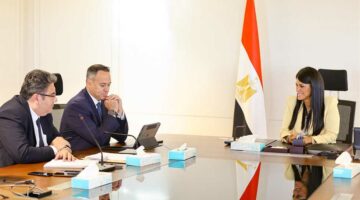 وزيرة التخطيط لوفد «ستاندارد آند بورز»: الاقتصاد المصري يواصل مسار الإصلاح بخطوات ثابتة