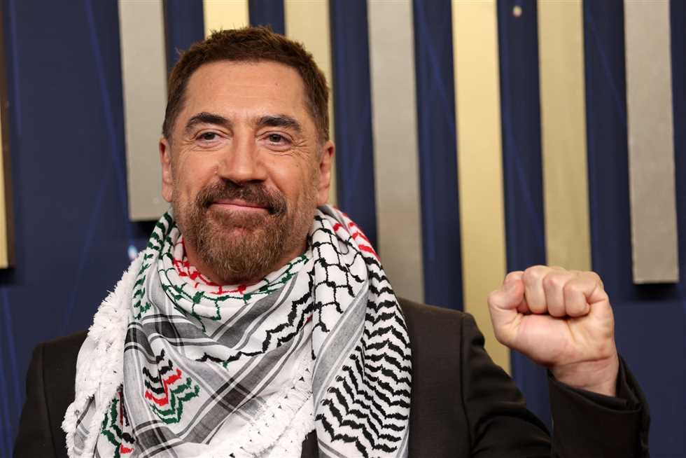 أخرهم خافيير بارديم.. الكوفية الفلسطينية تاريخ من التضامن ودعم القضية على السجادة الحمراء