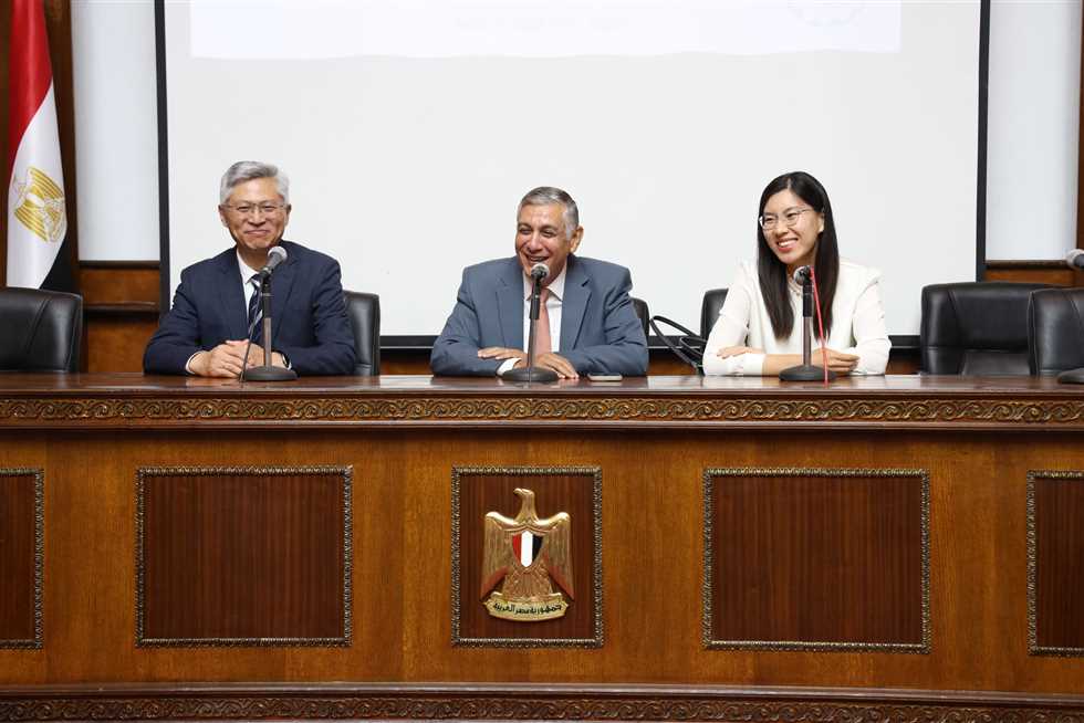 «القومي للبحوث» يستقبل وفدٌ من معهد تيانجين الصينية لتعزيز التواصل العلمي بينهما