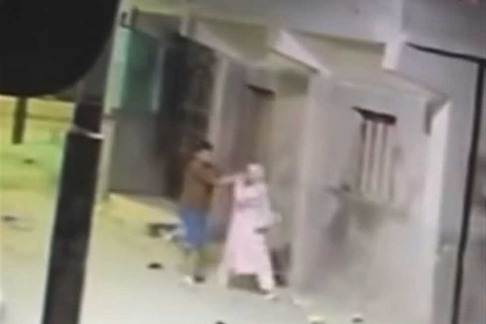 حاول الاستيلاء على هاتفها عنوة.. ضبط المتهم بالتعدي على نجلة عمه بمحافظة الدقهلية