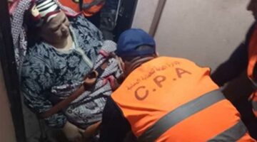 في لفتة إنسانية.. «الشرطة» تنقل مسنّة إلى المستشفى بالبحيرة