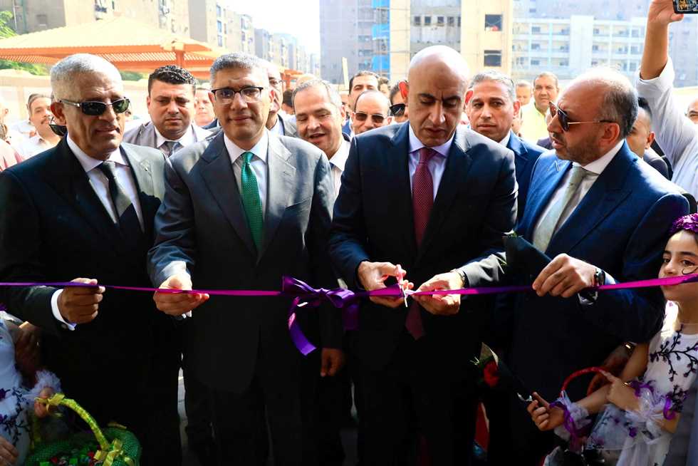 محافظ الجيزة: دعم منظومة التعليم على رأس أولويات المحافظة