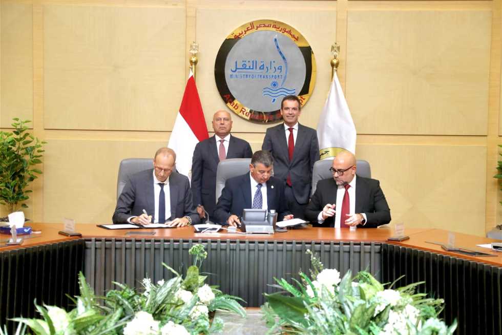 توقيع 3 عقود بين «الأنفاق» و«كاف» الإسبانية لتأهيل وصيانة قطارات مترو الخطين الأول والثاني