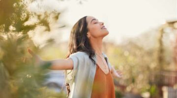 ما هي المدة المثالية للتعرض للشمس من أجل تعزيز مستويات فيتامين (د)؟
