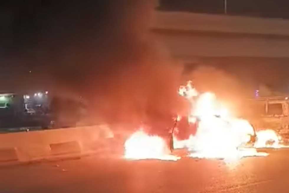 السيطرة على حريق شب في سيارتين على الطريق الدائري بالقليوبية