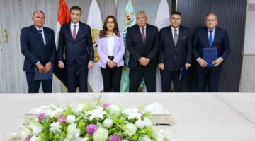توقيع بروتوكول لإنشاء أول مركز متكامل لانتاج الحرير الطبيعي بمدينة الخارجة