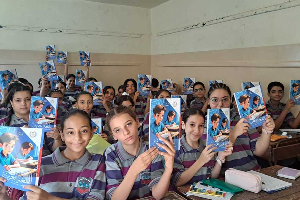 احتفالات وأجواء مبهجة بالمدارس فى أول ايام العام الدراسى الجديد 2026/2025 ( التفاصيل الكاملة)