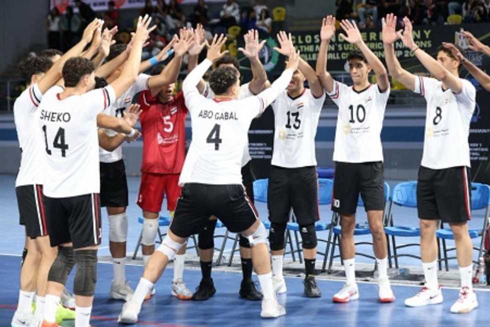 وزير الرياضة يهنيء منتخب الكرة الطائرة للشباب بعد فوزه بلقب أفريقيا والتأهل لبطولة العالم