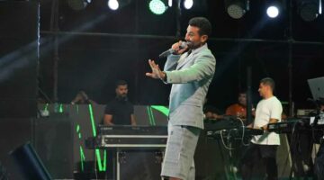 أحمد سعد يطلب من الجمهور الرقص على «اشيلك بين وريدي» في مراسي.. ورضوى الشربيني تشعل الحفل بالرقص (صور)